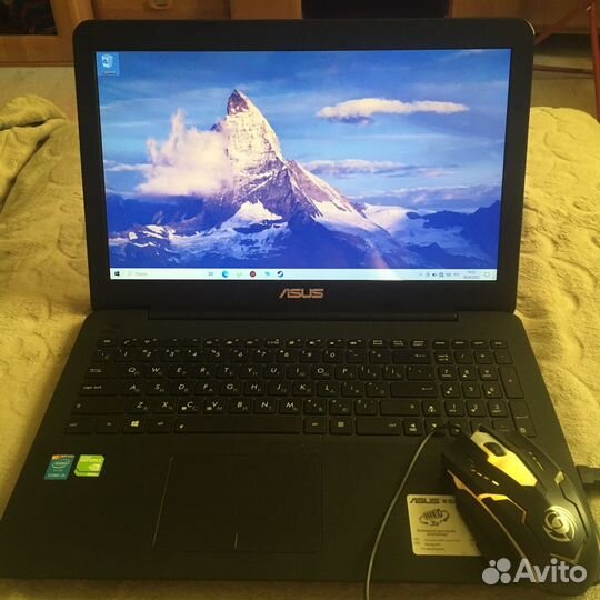 Ноутбук asus X554L