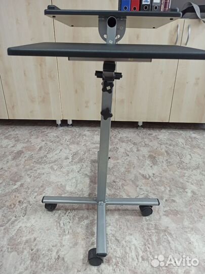 Столик для проектора