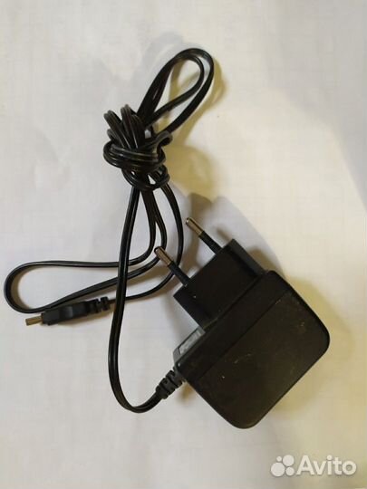 Блок питания с 100-240 в, 50 гц., выход 5 вольт, 0