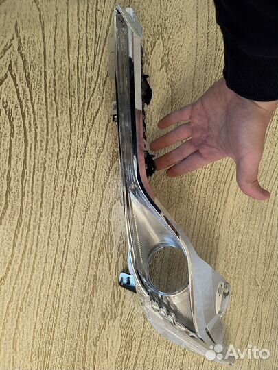 Маска левой фары Камри 70,без дефектов