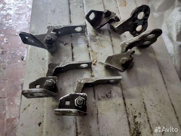 Петля дверная передняя задняя Ford Focus 3 2011-18