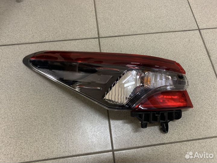 Тойота камри 70 фонарь GR sport