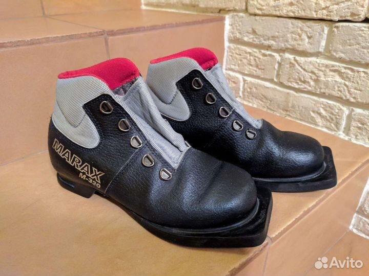 Детские лыжные ботинки