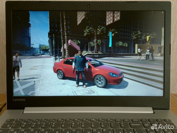 Lenovo (Core i3-7100U, Radeon 530, SSD+HDD, 8Gb)