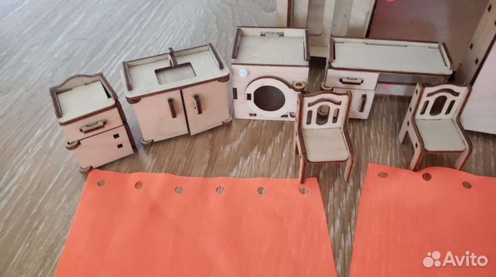 Кукольный домик с мебелью