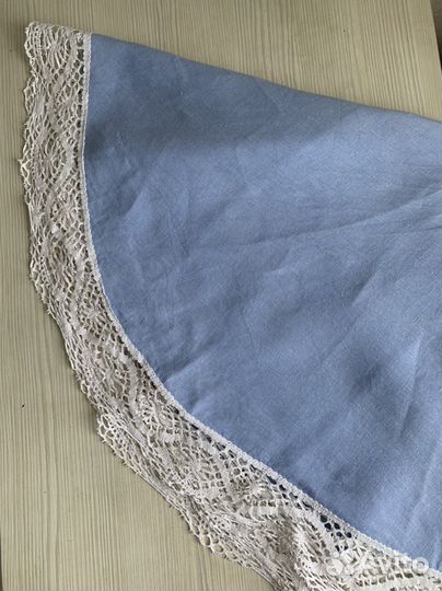 Скатерть льняная с кружевом