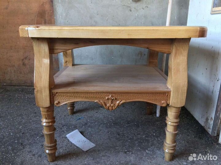 Журнальный столик