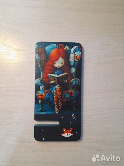 Подставка для телефона из дерева 4