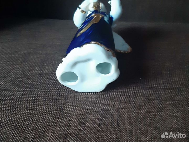 Фарфоровая статуэтка Девочка ангел