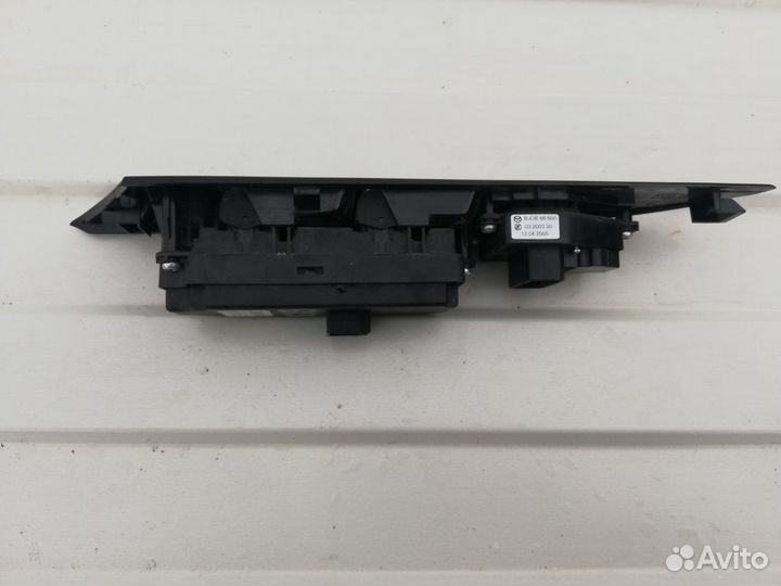 Блок управления стеклоподъемника Mazda 3 BK