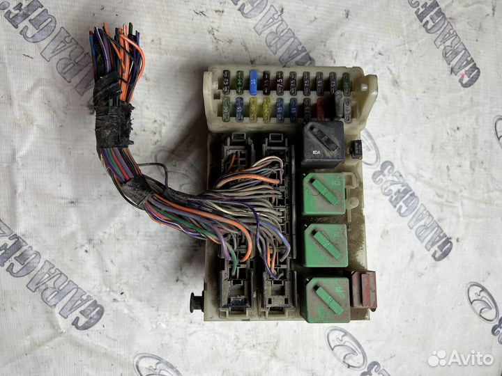 Блок предохранителей салонный Ford Mondeo 2