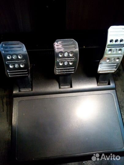 Игровой руль thrustmaster t300