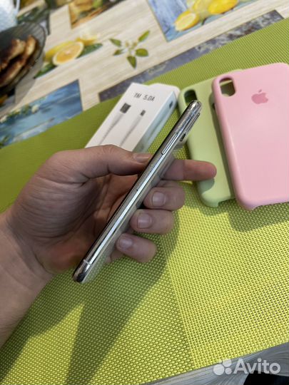 iPhone X, 64 ГБ