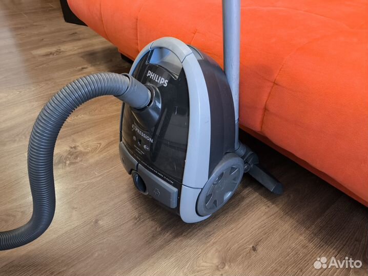 Пылесос Philips Expression FC 8611