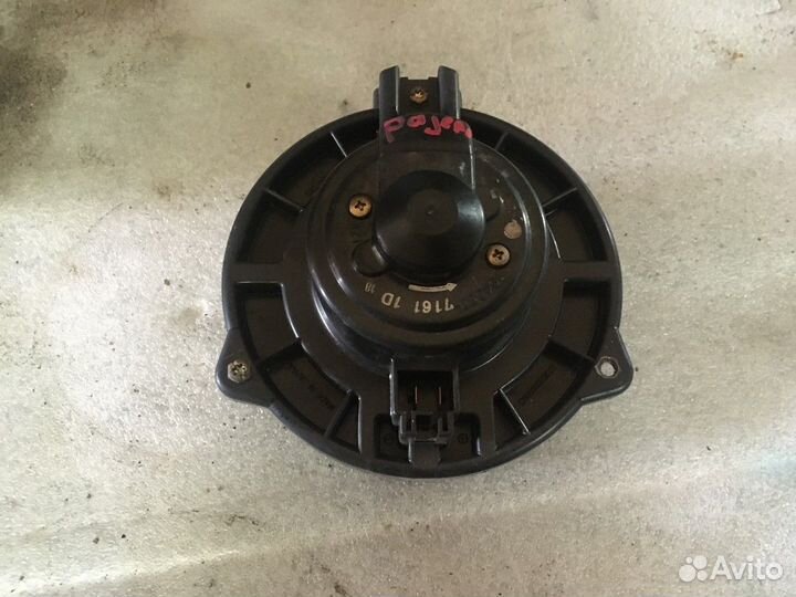 Моторчик отопителя (Mitsubishi Pajero Sport)