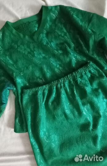 Костюм женский с юбкой