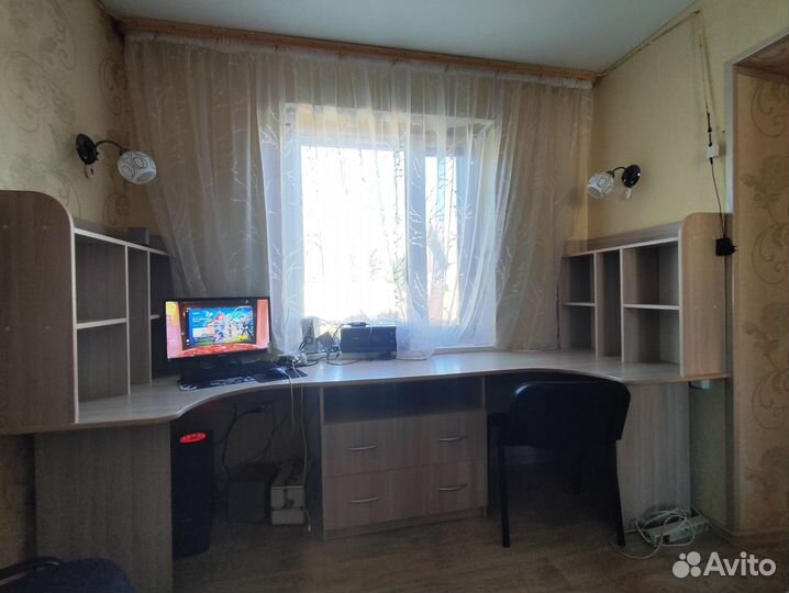 Письменный стол для школьника на двоих