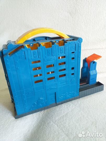 Хотвилс трек Банк