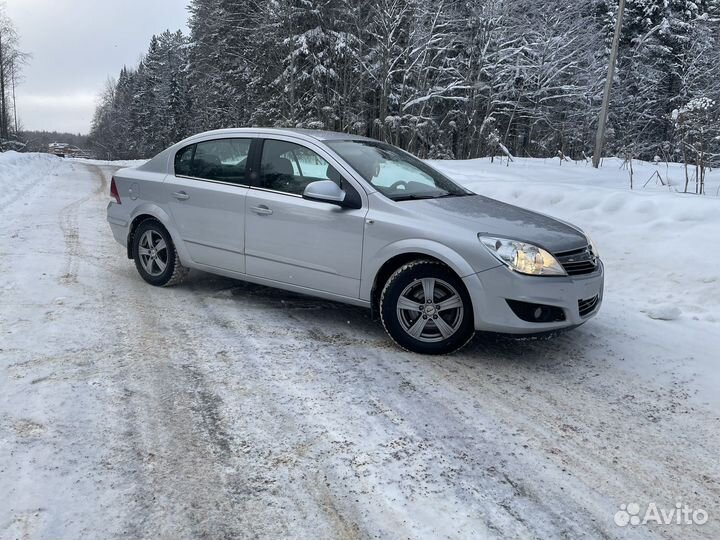 Opel Astra 1.6 МТ, 2012, 122 012 км