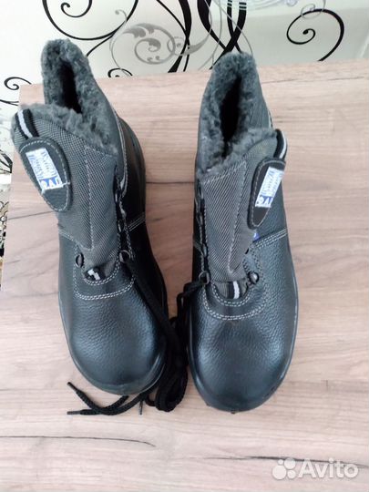 Продаю ботинки (спецовочные) 43 размер,новые