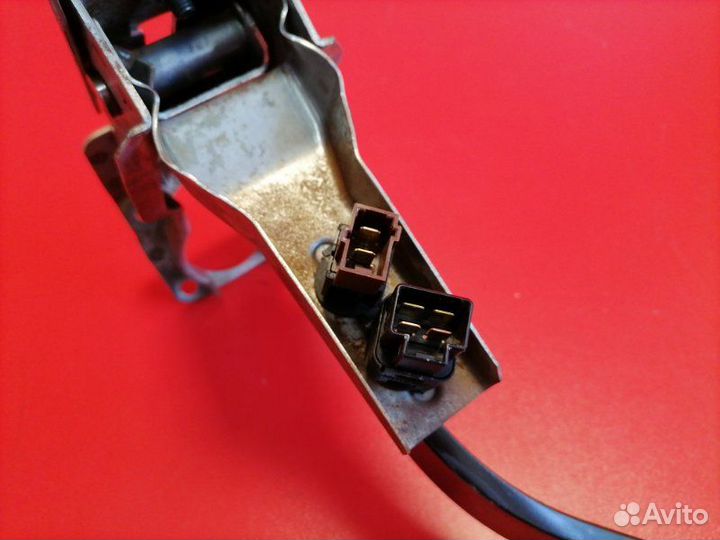 Педаль тормоза Nissan Pathfinder R51 VQ40DE 2008