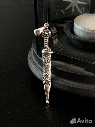 Кулон кинжал