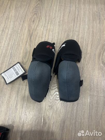 Налокотники хоккейные детские