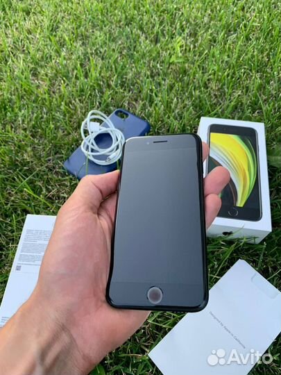 iPhone SE 2020 64 gb