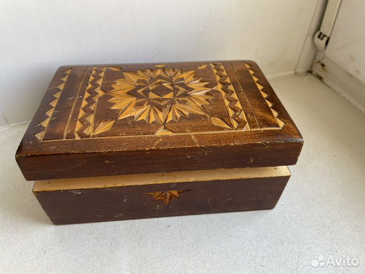 Ретро шкатулка с украшениями
