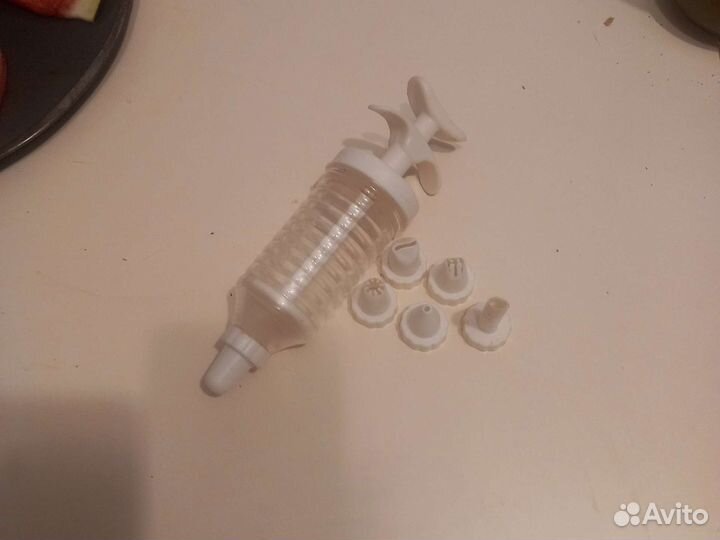 Кондитерский шприц с насадками