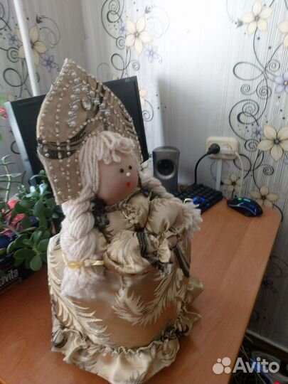 Кукла-грелка на чайник в русском стиле