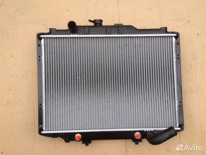 Радиатор охлаждения двигателя Mitsubishi Delica