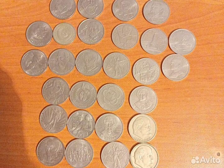 Продам юбилейные монеты (1 рубль.5 рублей)