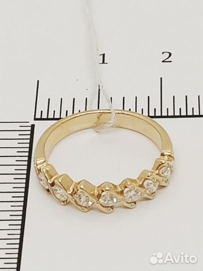 Кольцо с природным камнем Золото