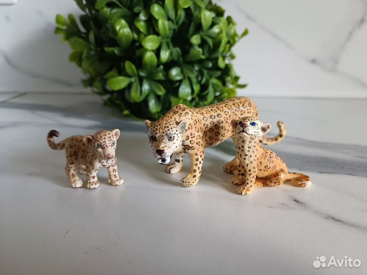 Фигурки Schleich ягуары