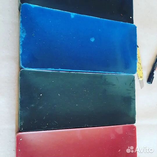 Воск пчелиный цветной