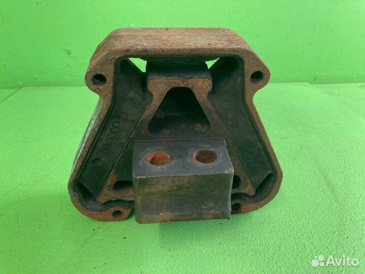 Подушка двигателя iveco stralis