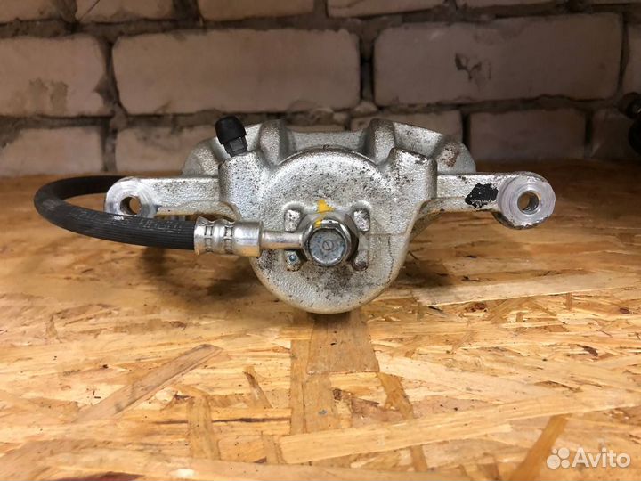 Тормозной суппорт Nissan Qashqai