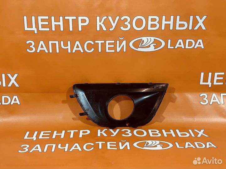 Облицовка противотуманной фары granta