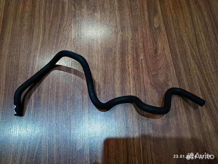 Патрубок системы охлаждения Фольксваген Поло