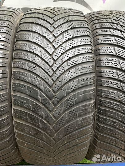 Firestone Winterhawk 4 215/55 R17 98V