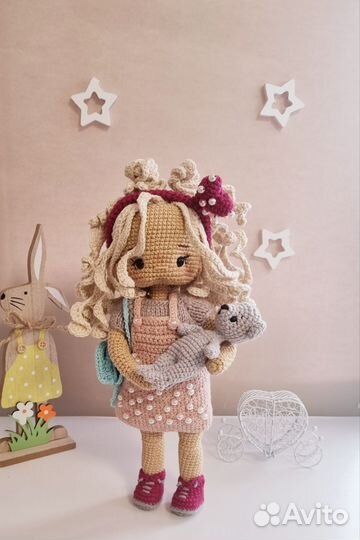 Вязаная кукла ручной работы