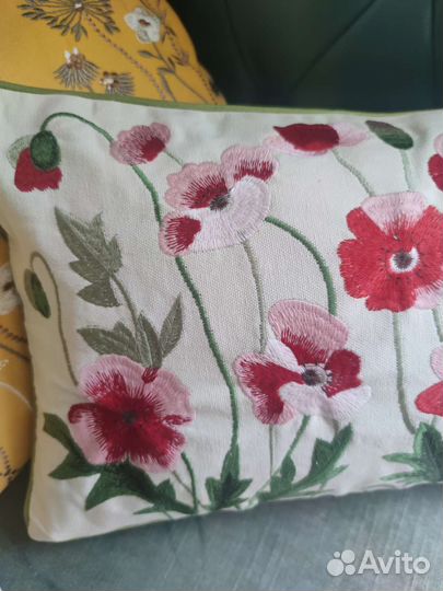 Подушка Zara, H&M вышивка Италия