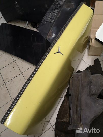 Крышка багажника хлопушка w123