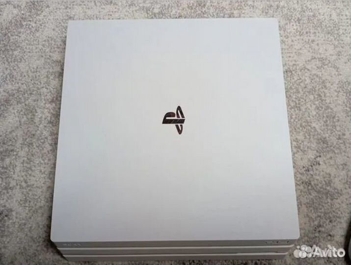 PS4 Pro 1Tb+2 джоя+65 игр