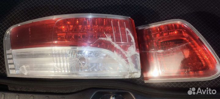 Стопы задние Авенсис 27