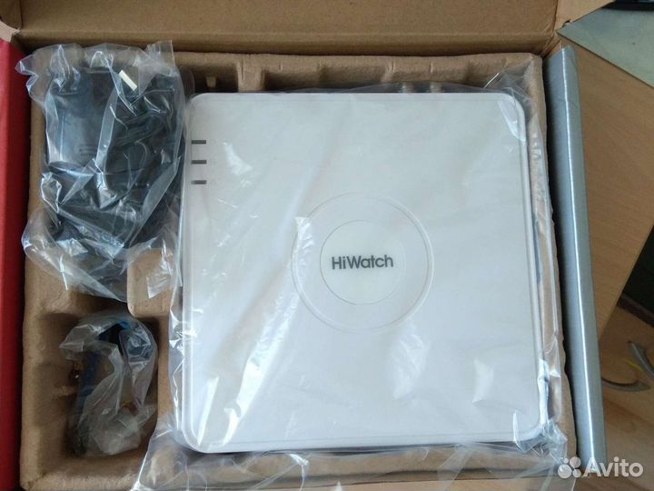 Охранный видеорегистратор на 4 камеры HiWatch DVR