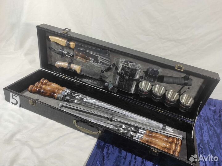 Шашлычный набор в кейсах подарочный шампура