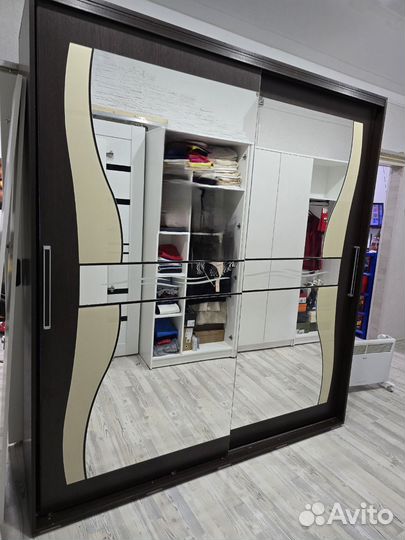 Шкаф купе с зеркалом
