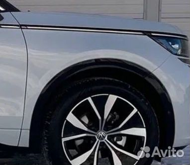 Правое переднее крыло Volkswagen Tavendor